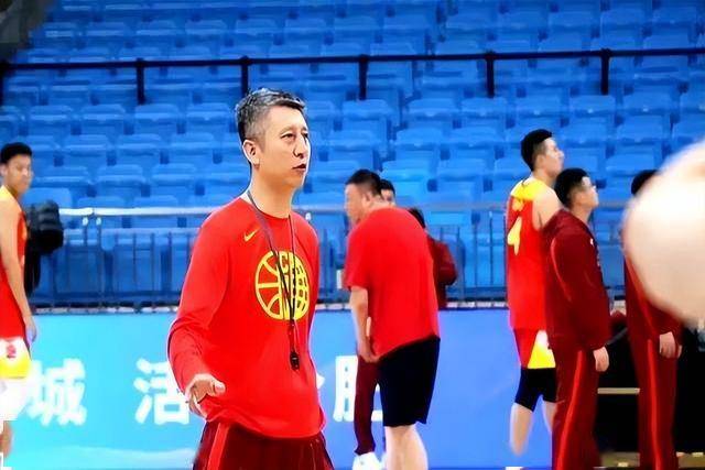 关于CBA球星们集训备战，誓言为球迷奉献更多精彩的信息