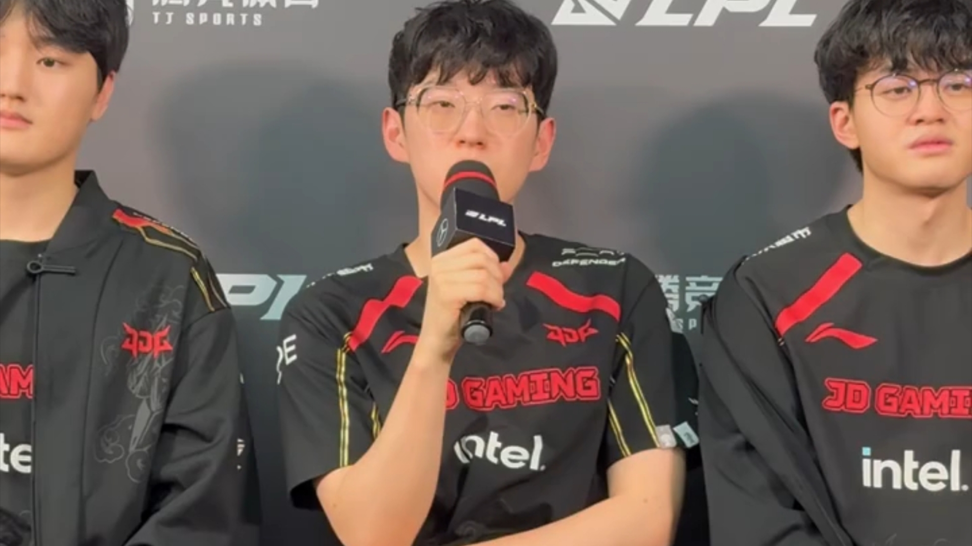 Scout新星出色防守表现惊艳，MAD未来可期！